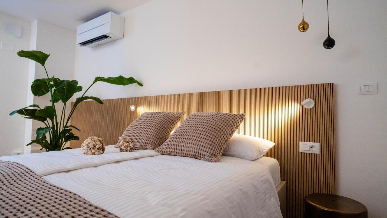 Maravida Vacation Rooms Dobrovo Exterior photo